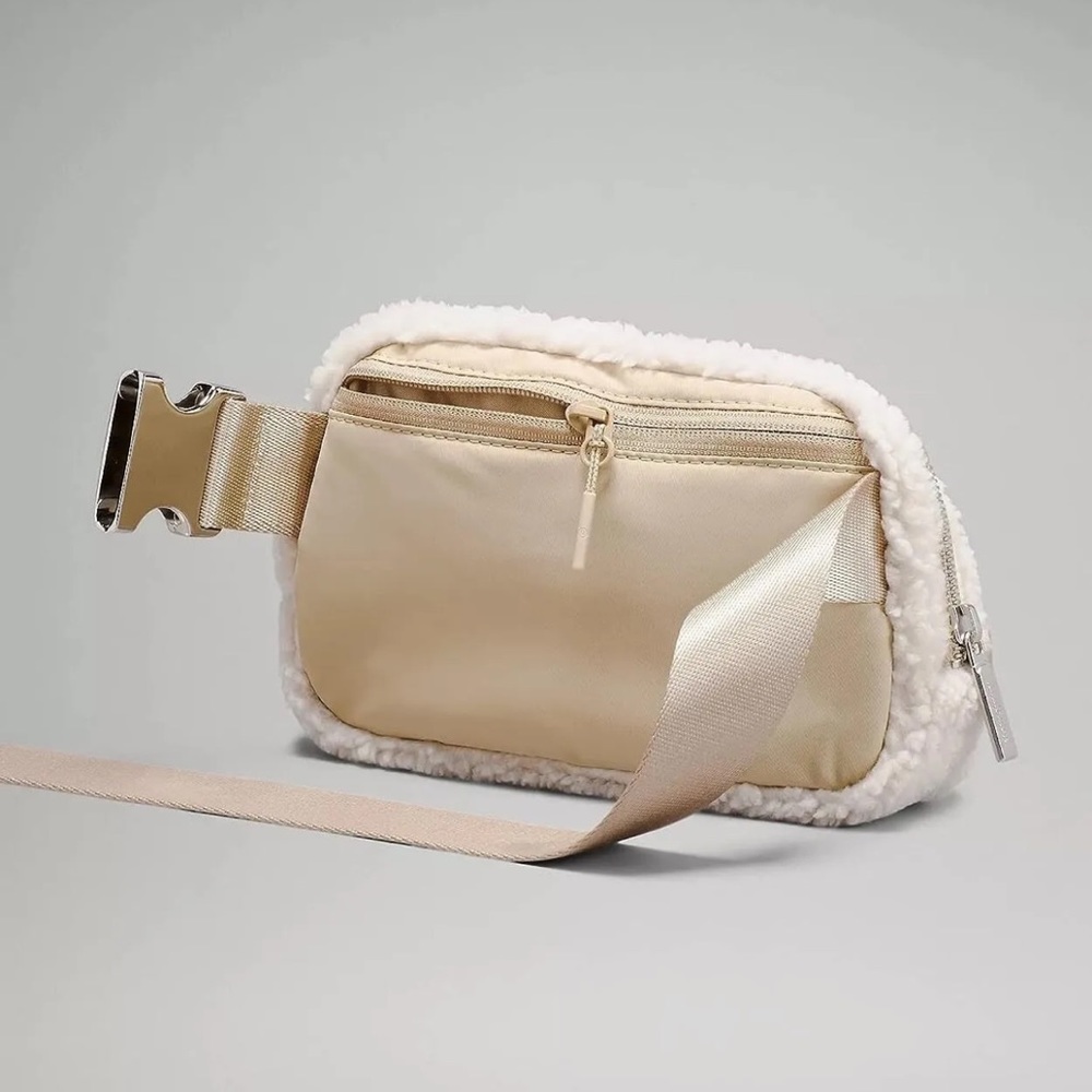 Lululemon Unisex Zip Fleece Everywhere Black Crossbody Belt Bag Light Ivory - Picture 5 of 5